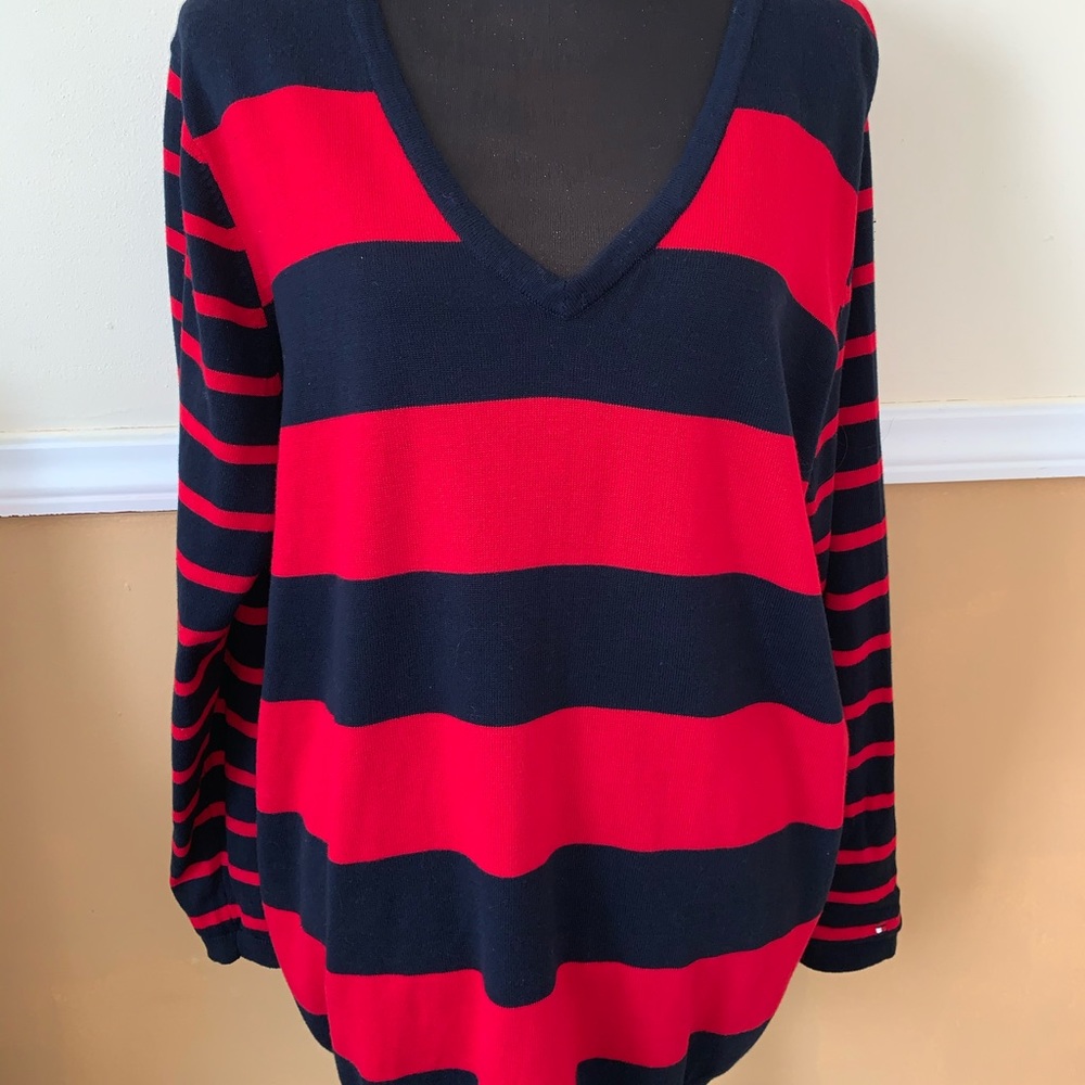 🆕 Tommy Hilfiger striped sweater( run small)